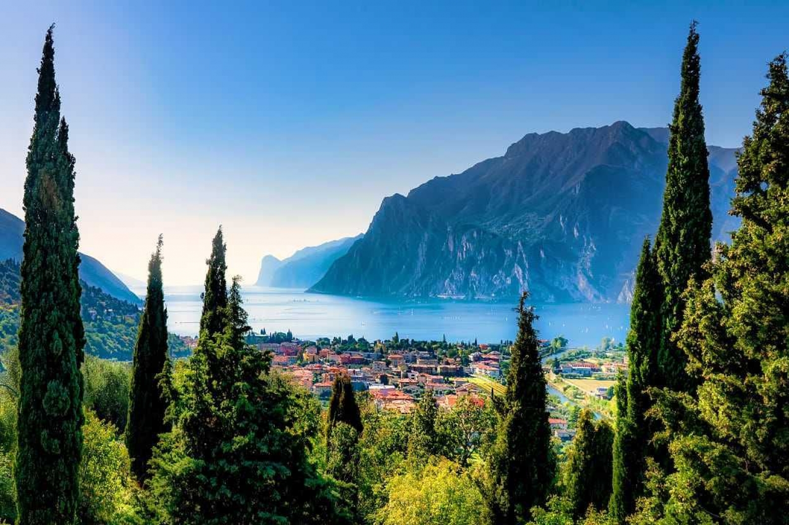 Amalfi Kıyıları |*|Roma|*|Floransa|*|Venedik|*|Milano|*|Kuzey İtalya |*|Toskana|*|Como Gölü|*|Piedmont|*|Dolomitler |*|Umbria|*|Sicilya|*|Puglia|*|Sardinya |*|Forte dei Marmi 